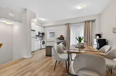 19 Picardy Drive 13, Hamilton, On L8j 0m7