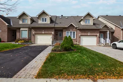 14 WINDEYER Crescent, Kanata, ON K2K 2P6