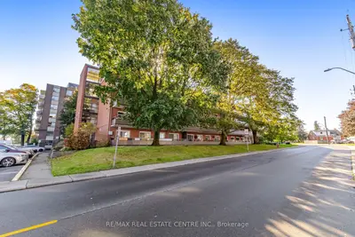 11 Woodman Drive S 204, Hamilton, On L8k 4e3