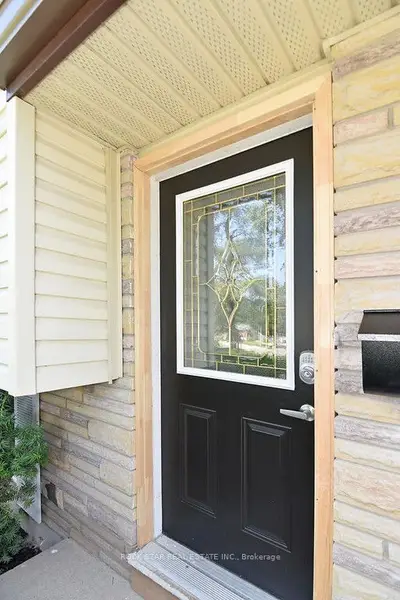 1 Southwood Crescent, London South, On N6j 1s8
