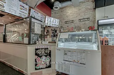 471 Dundas Street, London East, On N6b 1w1