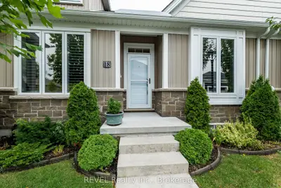 18 Princeton Common Street, St. Catharines, On L2n 0b7