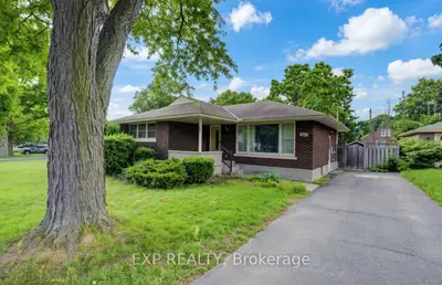 244 Royal Street, Waterloo, On N2j 2j2