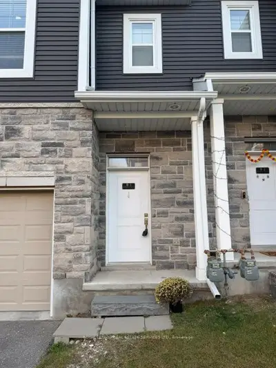 439 Athlone Avenue 1b, Woodstock, On N4v 0c8