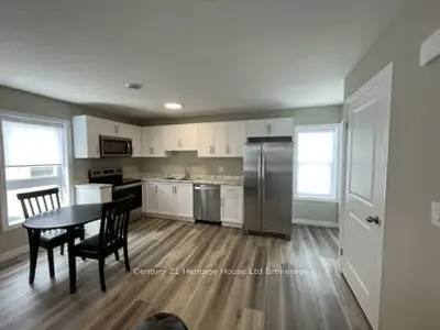 8-10 Bay Street, Woodstock, On N4s 3k5