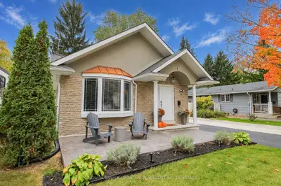 11 Fallingbrook Drive, Pelham, On L3e 0e4