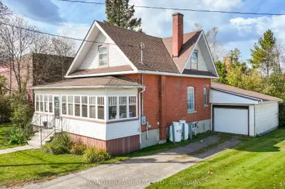 42 Lindsay Street, Kawartha Lakes, On K0m 1n0
