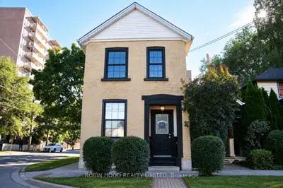 19 Court Street, St. Catharines, On L2r 4r5