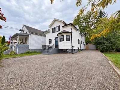 49 Paddington Avenue, London South, On N6j 2s5