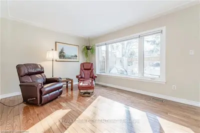 15 Greenbrook Drive, Kitchener, On N2m 4j5