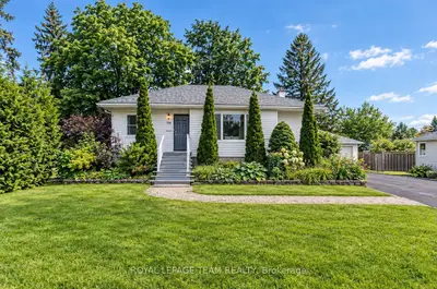114 WITHROW Avenue, Meadowlands - Crestview and Area, ON K2G 2J7