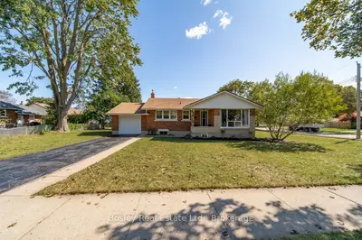 18 Maywood Road, Kitchener, On N2c 2a3