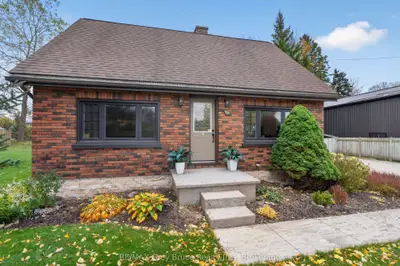 22 Cruickshank Street, Georgian Bluffs, On N0h 2k0