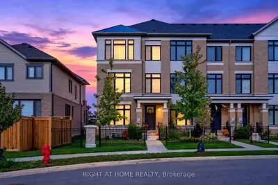 26 Freedom Crescent, Hamilton, On L0r 1w0
