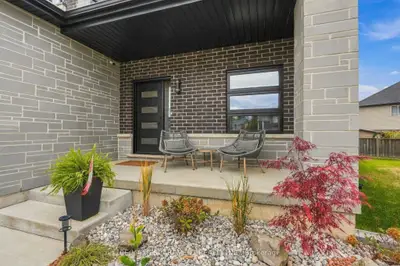 15 Saint Anthony Place, Hamilton, On L9c 0e4