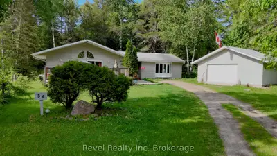 36 TEBBY Boulevard, South River, ON P0A 1X0
