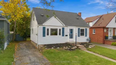 140 Auburn Avenue, Hamilton, On L8k 3b2