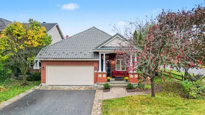2 Thunderbird Crescent, Kanata, On K2m 2h4