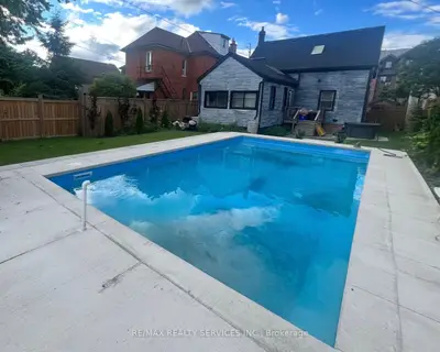 323 Charlton Avenue W, Hamilton, On L8p 2e6