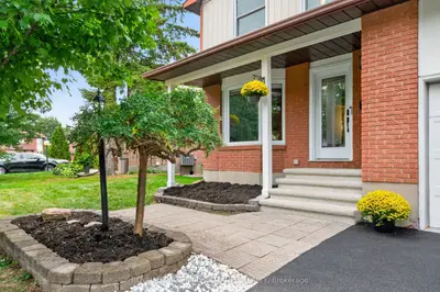 38 Naismith Crescent, Kanata, On K2l 2k8