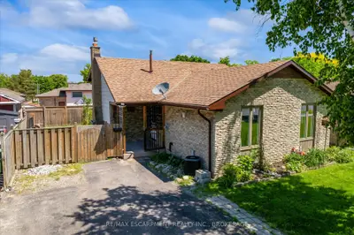 49 Grove Avenue, St. Catharines, On L2p 1c9
