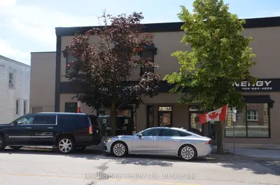 100 Muskoka Road S Unit D, Gravenhurst, On P1p 1x2