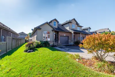 11 Willson Cross, Pelham, On L0s 1e4