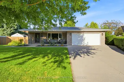 16 Redwood Court, Hamilton, On L8g 2y4