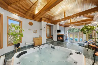16 Redwood Court, Hamilton, On L8g 2y4