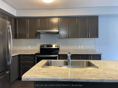 90 Bloom Crescent, Hamilton, On L0r 1p0