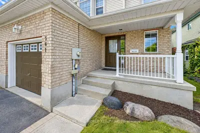 561 Dansbury Drive, Waterloo, On N2k 4e2