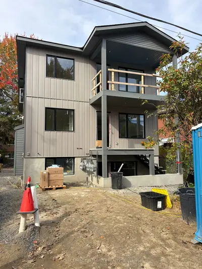 1171 Emperor Avenue B, Carlington - Central Park, On K1z 8c3