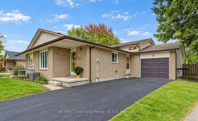 15 Uxbridge Crescent, Kitchener, On N2e 2s2