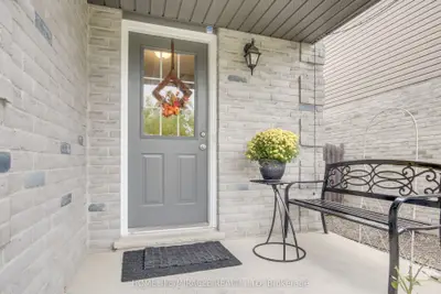 1827 Bloom Crescent, London North, On N5x 4n2