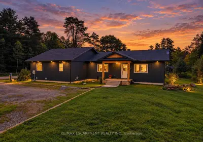 400 RAYMOND Road, Muskoka Lakes, ON P1L 1X4