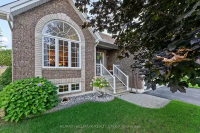 95 Lloydalex Crescent, Stittsville - Munster - Richmond, On K2s 2e8