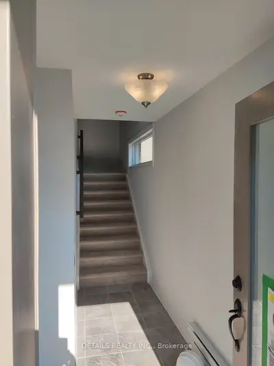 800 Kiniw Private, Manor Park - Cardinal Glen And Area, On K1k 5a3
