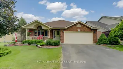 599 Coldstream Drive, Waterloo, On N2v 2h3