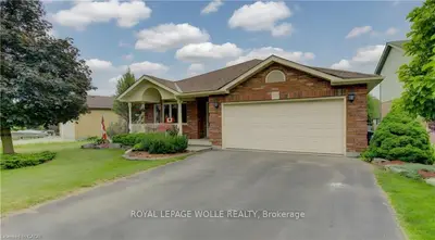 599 Coldstream Drive, Waterloo, On N2v 2h3