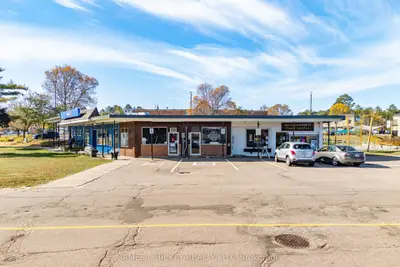10 Ridge Road, Deep River, On K0j 1p0