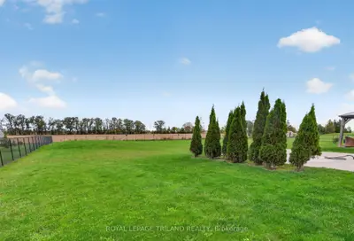 8578 Vance Drive, Lambton Shores, On N0n 1j7