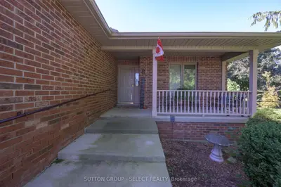 8 Kennedy Court, Middlesex Centre, On N0m 2a0