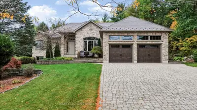 10075 Jennison Crescent, Lambton Shores, On N0m 1t0
