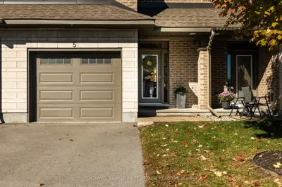 5 Taber Street, Carleton Place, On K0g 1l0