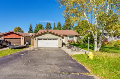 19 SOUTHDALE Drive, Huntsville, ON P1H 1T6