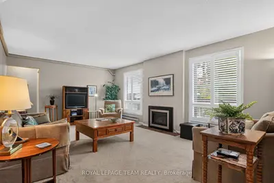 37c Stonehaven Drive 15, Kanata, On K2m 1e3