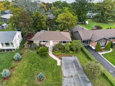 39 Fairfield Boulevard, Loyalist, On K7n 1l3
