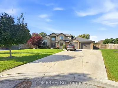 8 Marshwoods Boulevard, Kingsville, On N9y 0a5
