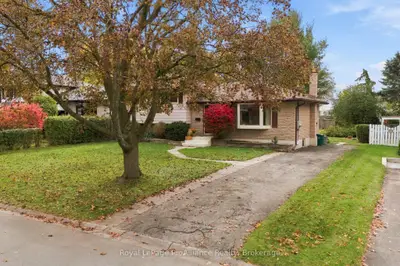 12 THORNCLIFFE Drive, Belleville, ON K8P 4L4