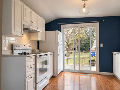 232 University Avenue W, Cobourg, On K9a 2h5